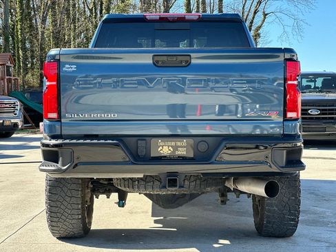 Used 2024 Chevrolet Silverado 2500 ZR2 w/ Technology Package AWD/4WD image 6