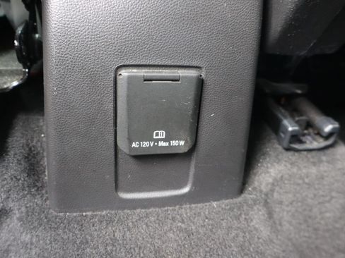 Used 2021 Chevrolet Trax LT w/ Redline Edition AWD/4WD image 17