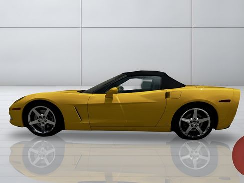 Used 2007 Chevrolet Corvette Convertible w/ Preferred Equipment Group RWD image 3
