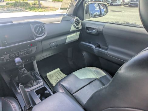 Used 2019 Toyota Tacoma TRD Pro AWD/4WD image 16