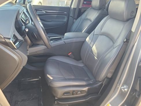 Used 2018 Buick Enclave Essence image 16