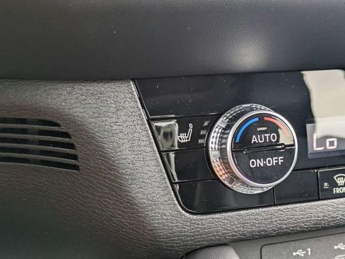 New 2026 Mitsubishi Outlander SE FWD image 30