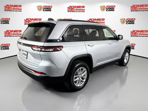 Used 2025 Jeep Grand Cherokee Laredo X AWD/4WD image 15