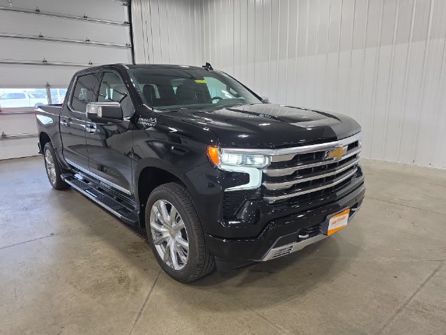 Used 2023 Chevrolet Silverado 1500 High Country w/ High Country Premium Package AWD/4WD image 2