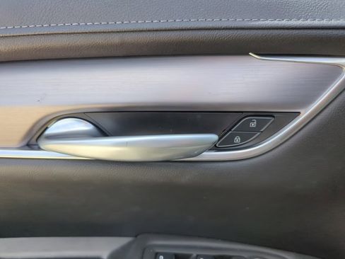 Used 2025 Cadillac XT5 Luxury image 24
