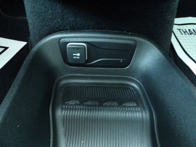 Used 2025 Chrysler Pacifica Select FWD image 37