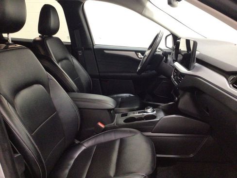 Used 2024 Ford Escape Platinum image 28