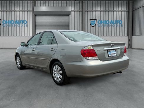 Used 2005 Toyota Camry LE FWD image 6