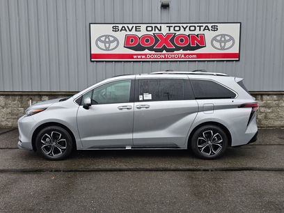 New 2025 Toyota Sienna Platinum