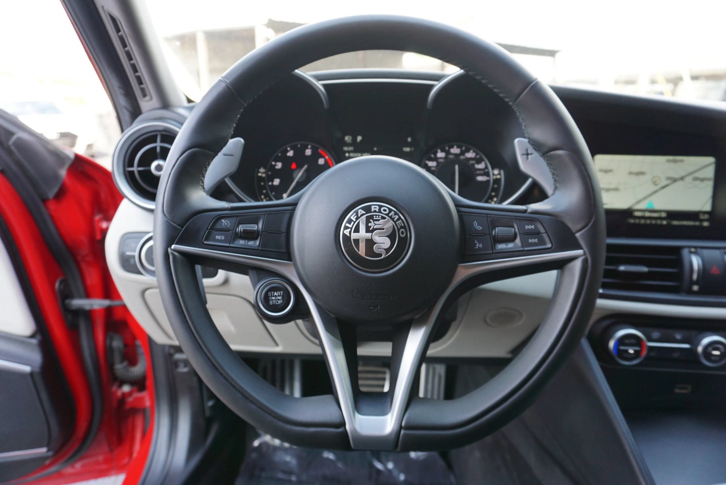 Used 2018 Alfa Romeo Giulia Ti Sport w/ Quick Order Package 22U Sport RWD image 31