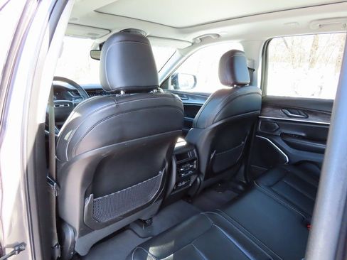 Used 2023 Jeep Grand Cherokee Limited w/ Trailer Tow Prep Group (B) image 28