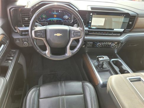 Used 2022 Chevrolet Silverado 1500 High Country w/ High Country Premium Package image 15
