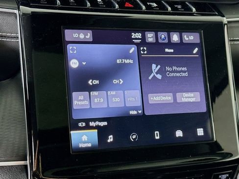 Used 2023 Jeep Grand Cherokee Laredo w/ Luxury Tech Group I AWD/4WD image 6