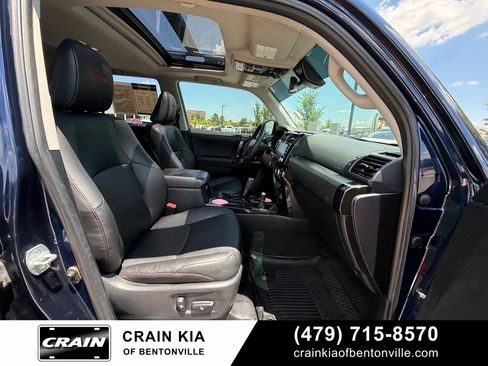Used 2020 Toyota 4Runner Venture w/ Moonroof Package AWD/4WD image 32