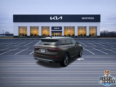 Used 2022 Lincoln Corsair AWD w/ Premium Package image 6