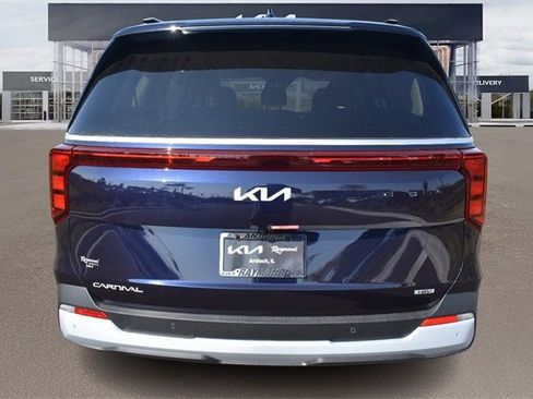 New 2026 Kia Carnival EX image 4