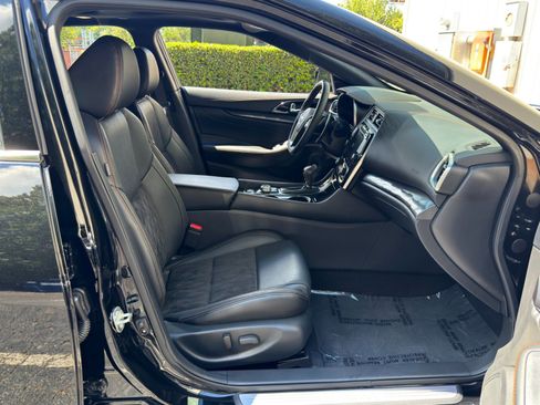 Used 2023 Nissan Maxima SR w/ Sport Mat Group FWD image 15