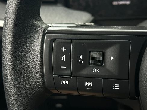 Certified 2025 Nissan Kicks SV image 31