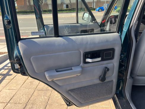 Used 1996 Jeep Cherokee 4WD 4-Door image 31