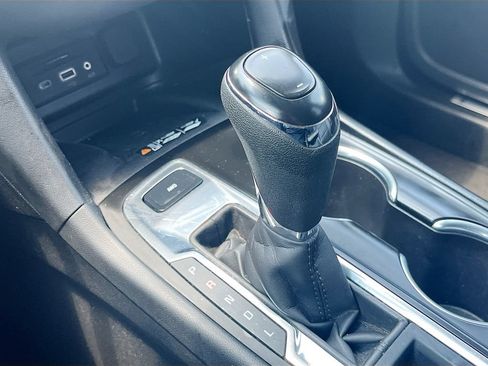 Used 2021 Chevrolet Equinox Premier AWD/4WD image 17