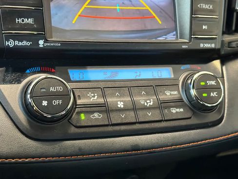Used 2018 Toyota RAV4 SE w/ Power Extra Value Package FWD image 21