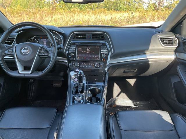 Used 2023 Nissan Maxima SV w/ Floor Mat Group FWD image 9