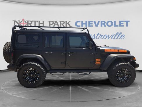 Used 2018 Jeep Wrangler Unlimited Sport AWD/4WD image 2