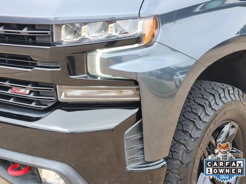 Used 2021 Chevrolet Silverado 1500 LT Trail Boss w/ LPO, Dark Essentials Package AWD/4WD image 9