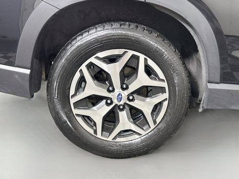 Used 2023 Subaru Forester Premium AWD/4WD image 33