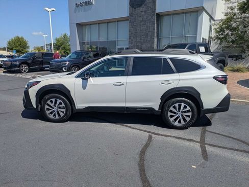 Certified 2025 Subaru Outback Premium AWD/4WD image 8