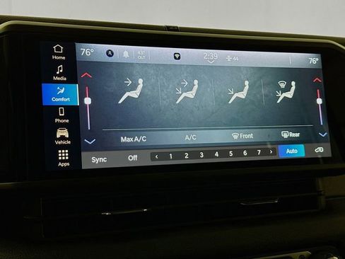 Used 2024 Jeep Wrangler Unlimited image 15