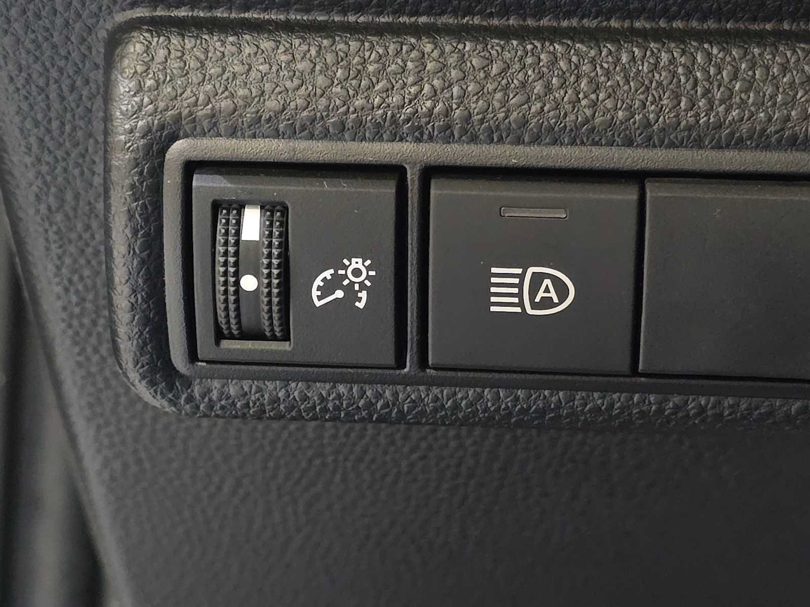 Used 2025 Toyota Corolla LE FWD image 18