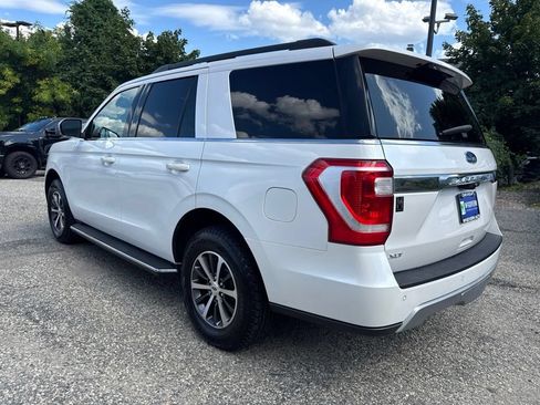 Used 2018 Ford Expedition XLT w/ Equipment Group 202A AWD/4WD image 4