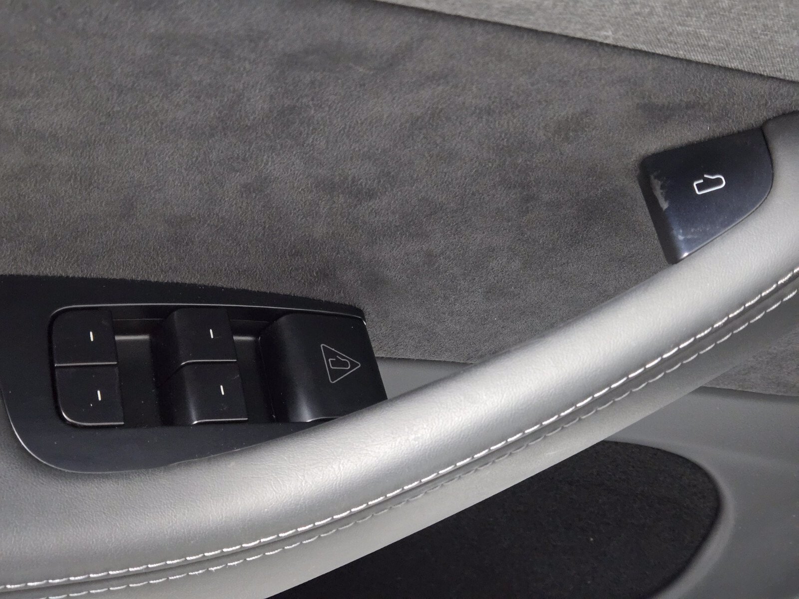 Used 2026 Tesla Model Y Long Range RWD image 23