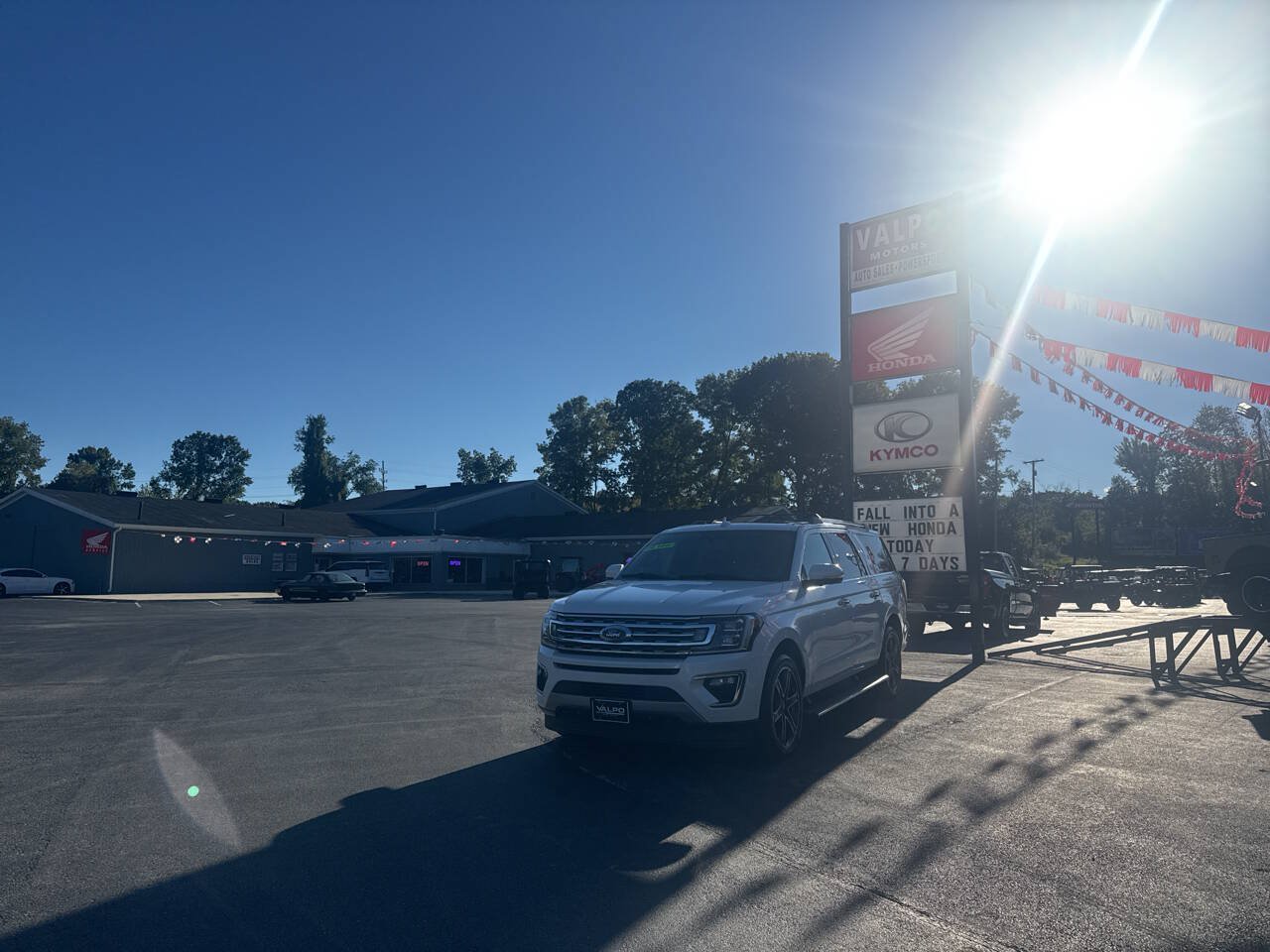 Used 2019 Ford Expedition Max Limited w/ Special Edition Package AWD/4WD image 5