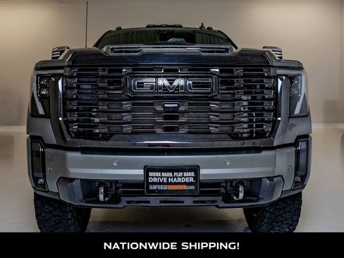 Used 2024 GMC Sierra 3500 Denali Ultimate AWD/4WD image 4