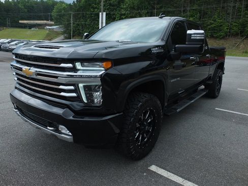 Used 2022 Chevrolet Silverado 2500 High Country w/ Safety Package II AWD/4WD image 7