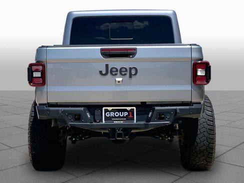 Used 2020 Jeep Gladiator Overland AWD/4WD image 5