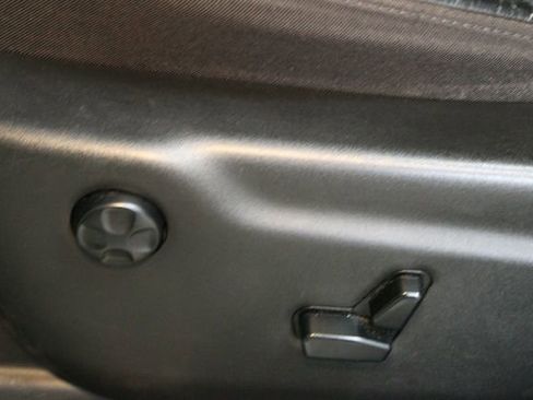 Used 2020 Jeep Grand Cherokee Limited w/ Luxury Group II image 21