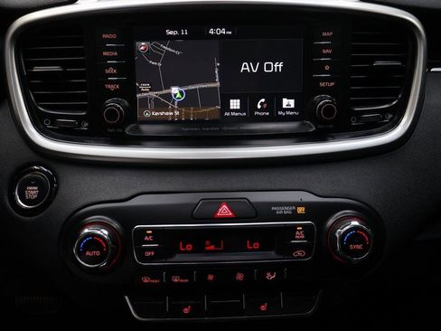 Used 2019 Kia Sorento SX image 21