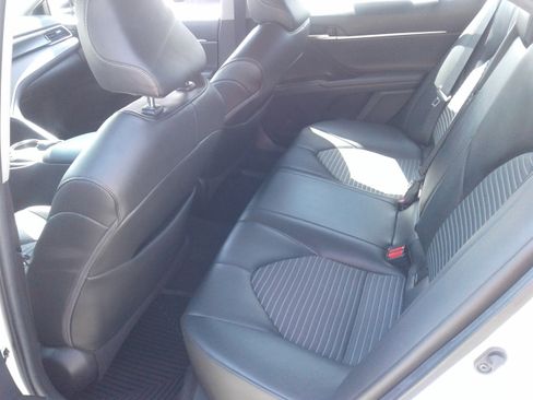 Used 2021 Toyota Camry SE FWD image 12