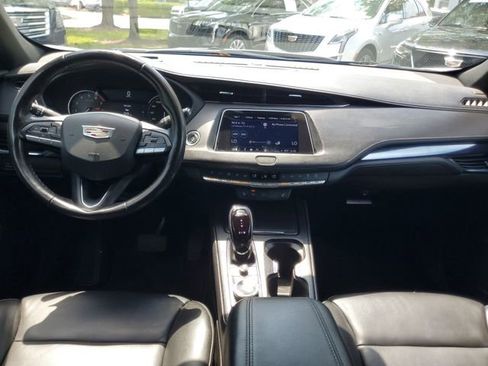 Certified 2023 Cadillac XT4 Luxury w/ LPO, Onyx Lite Package image 13