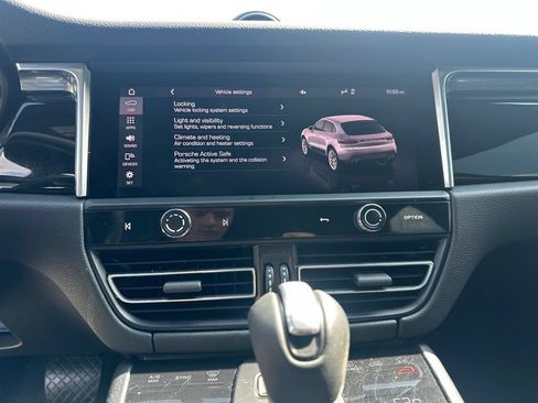 Used 2022 Porsche Macan AWD/4WD image 34