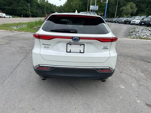 Used 2021 Toyota Venza XLE w/ Softex Package AWD/4WD image 4