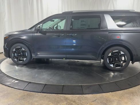 New 2026 Kia Carnival EX FWD image 6