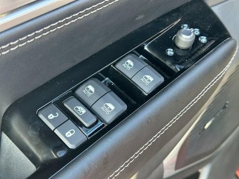 New 2025 Jeep Wagoneer L Series II w/ Convenience Group I AWD/4WD image 11