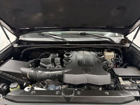 Used 2015 Toyota 4Runner Limited AWD/4WD image 32