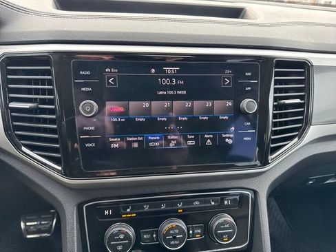 Certified 2022 Volkswagen Atlas SEL R-Line image 26