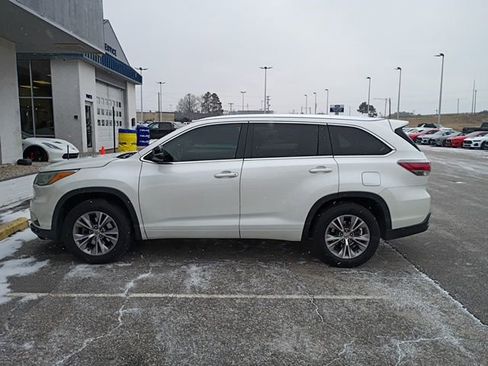 Used 2015 Toyota Highlander XLE image 10