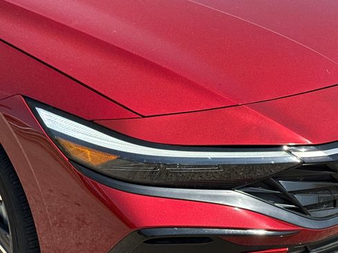 Certified 2025 Hyundai Elantra SEL image 4